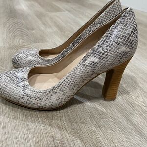 YOU by CROCS Snake Leather Pumps